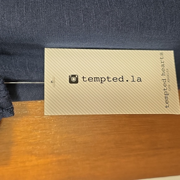 Tempted Hearts Floral Navy Top NWT - Picture 6 of 8